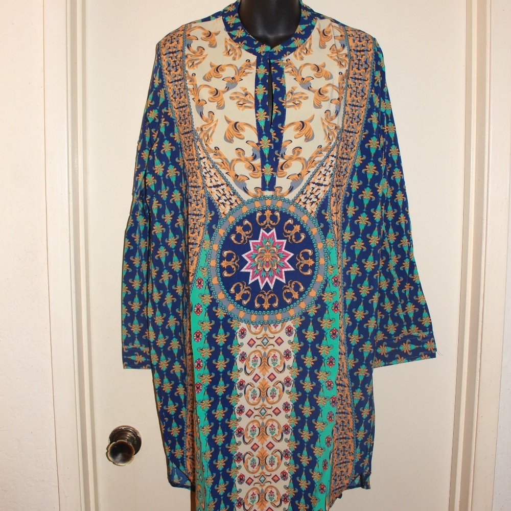 NEW Beautiful Boho Style V-Neck Shift Dress - Size L-